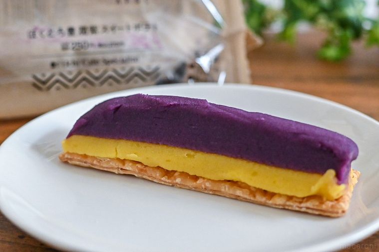 芋好きは絶対食べるべき。ローソン新作「ほくとろ豊潤紫スイートポテト」は3層仕立ての贅沢スイーツの画像
