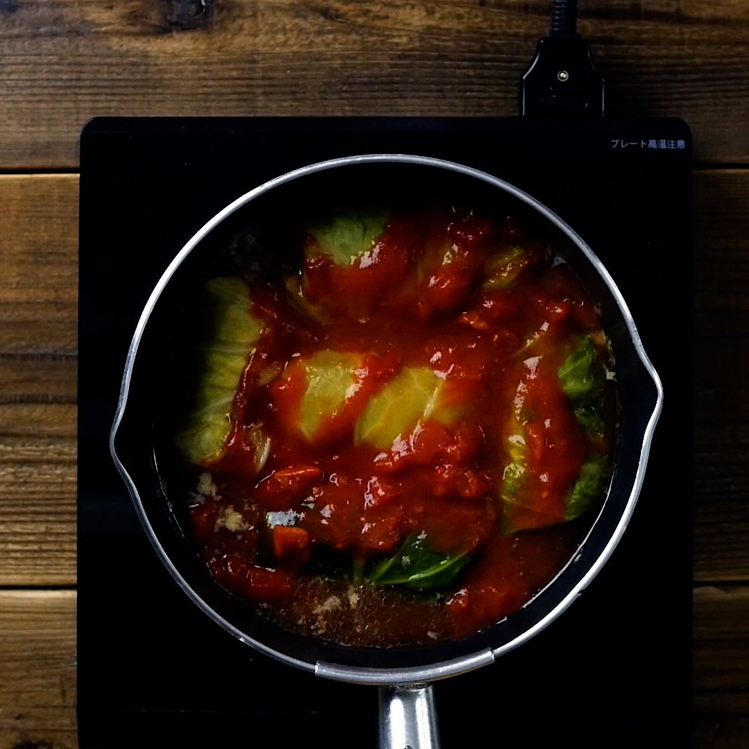 トマト缶で ロールキャベツのトマト煮込み Macaroni