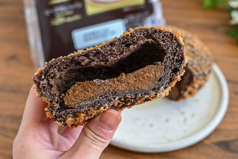 GODIVA初のチョコ入りカレーパン!ローソン限定商品が想像をはるかに超えた完成度【発売当日レポ】の画像