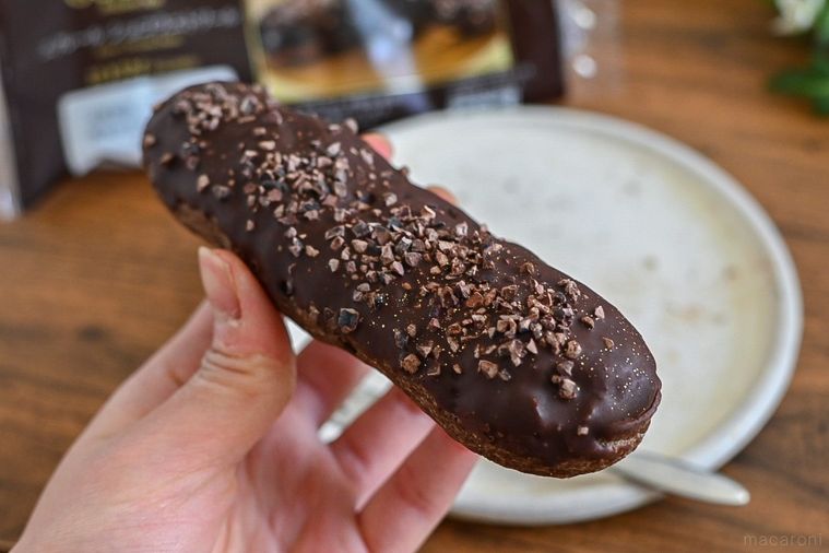 全4種を食べ比べ!ローソン×GODIVAの新作コラボシリーズ、チョコカレーパンから金粉入りエクレアまで♪の画像