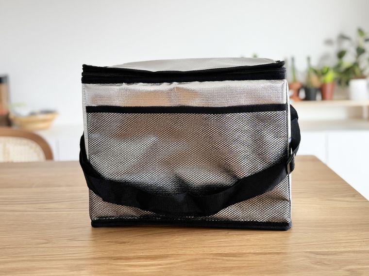 立体的にしたダイソーアルミソフトクーラーバッグ