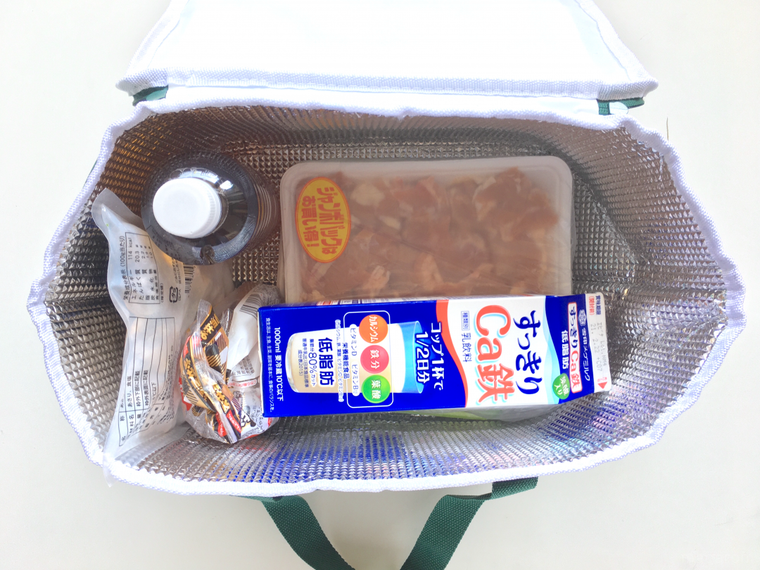 100均マニアの主婦厳選 ダイソー保冷バッグの使い心地をレビュー 2ページ目 Macaroni
