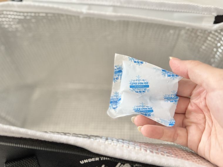 ダイソーソフトクーラーバッグ保冷保温に入れて2時間後の保冷剤