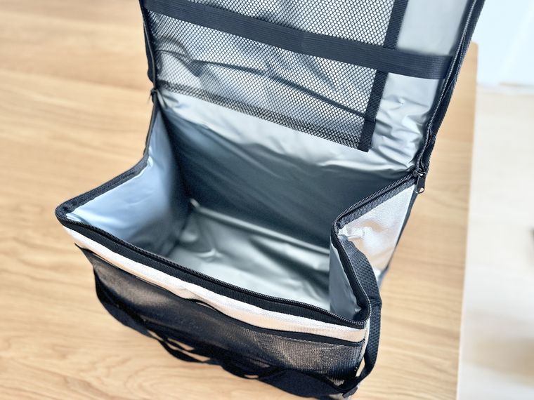 ダイソーアルミソフトクーラーバッグの内側