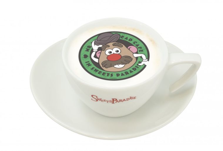 ユニークな料理やドリンクが楽しめる。スイーツパラダイス池袋店にて「ミスターポテトヘッドカフェ」が開催!の画像