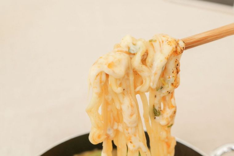 韓国の元祖インスタント麺「三養ラーメン」の発売が開始!おいしい食べ方を伝授の画像