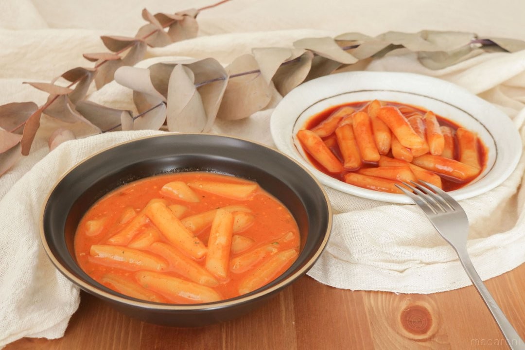 韓国グルメ好き注目！ブルダックシリーズの新作トッポギ2種を食べ比べ