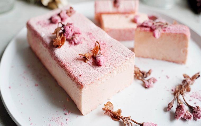 春を彩るトレンドスイーツ♪ なめらか「桜チーズテリーヌ」の作り方の画像