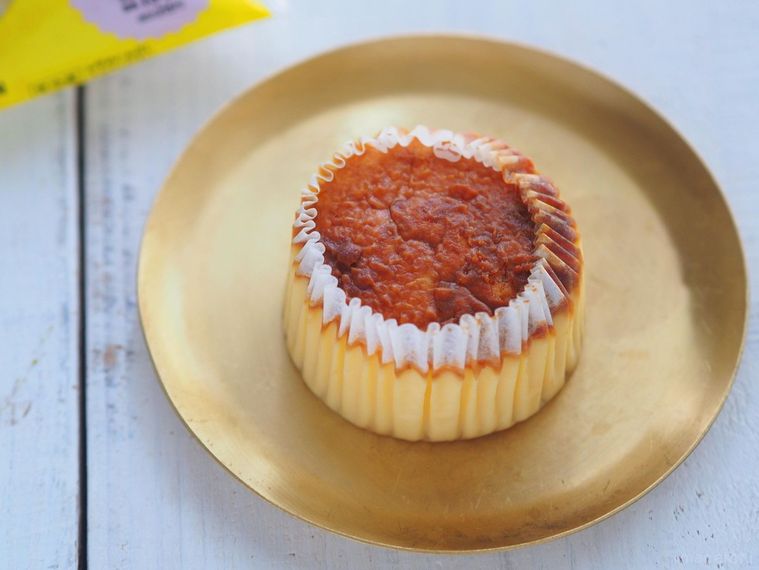 再販でどう変わった?ローソンの殿堂入りスイーツ「バスチー」がおいしさの階段を登ってきたの画像
