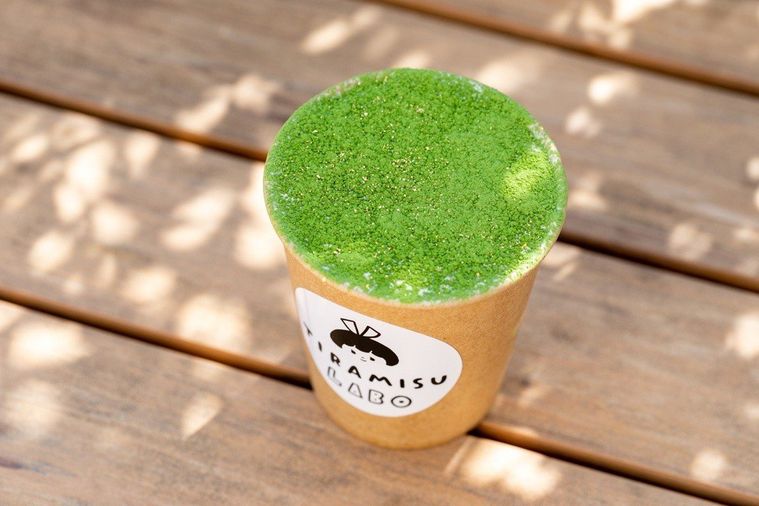 ワンハンドで飲める!? 韓国スタイルのティラミス専門店「ティラミスラボ」が原宿にオープンの画像