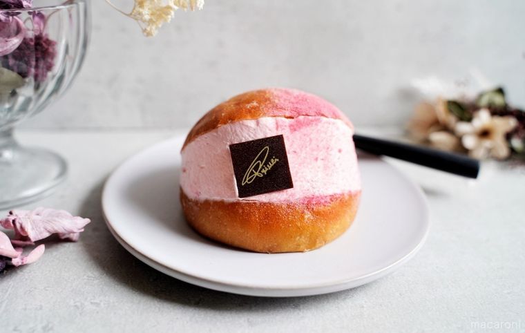 スタバのパン屋で買える!新作「マリトッツォ さくら」を実食、うれしい秘密を発見!の画像