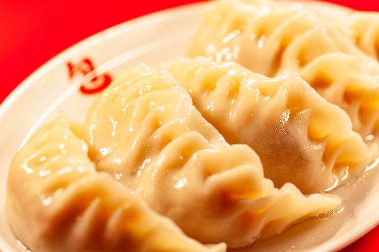 餃子専門店「本格餃子 包」が池尻大橋にオープン!ひとつずつ店頭で手包みする4種類の餃子が楽しめるの画像