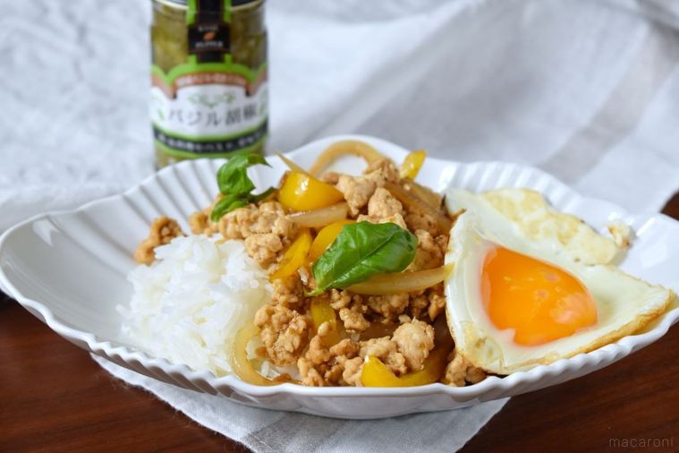 カルディで出会えたら奇跡!新感覚調味料「バジル胡椒」のおいしい食べ方の画像