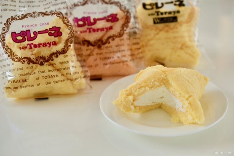 皿に盛られたピレーネバニラとそのほかのフレーバー