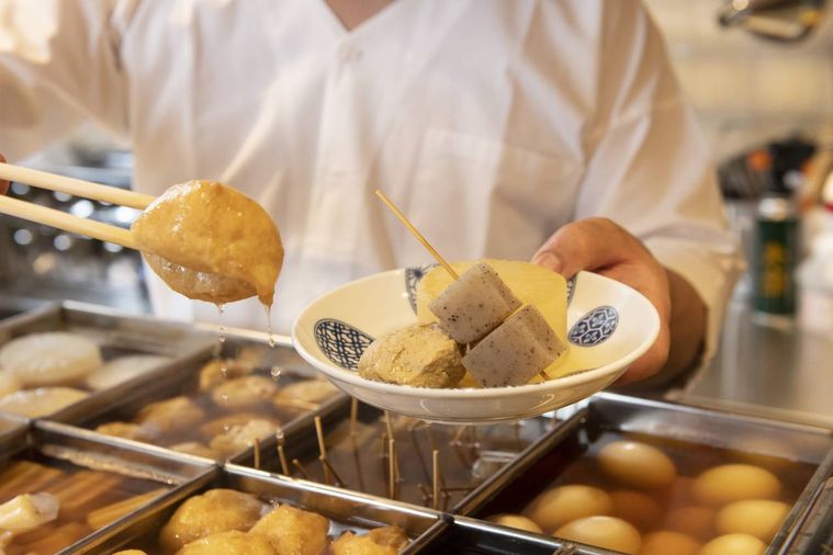 「寿司トおでん にのや」が東京にオープン。“あて巻き寿司”と日本酒が楽しめるネオ酒場の画像