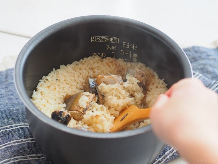 カルディの大ヒットさば缶をおいしく食べる!新作「焼きさばご飯の素」はキャンプに最高の画像