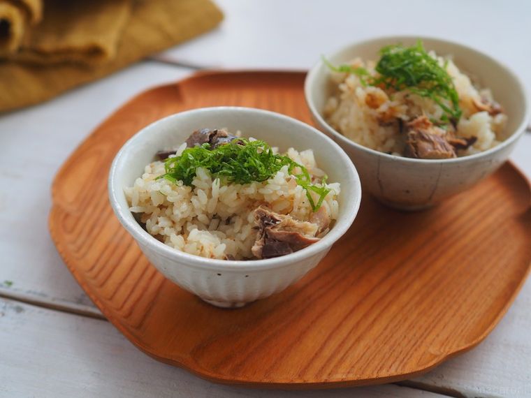 カルディの大ヒットさば缶をおいしく食べる!新作「焼きさばご飯の素」はキャンプに最高の画像