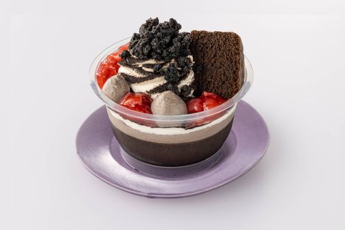 プリンケーキパフェ ヤミいちご