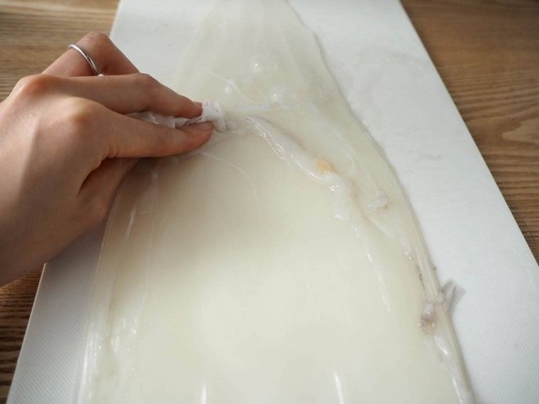 さばき方から解説 イカの刺身 の作り方 生で食べるときの注意点 Macaroni