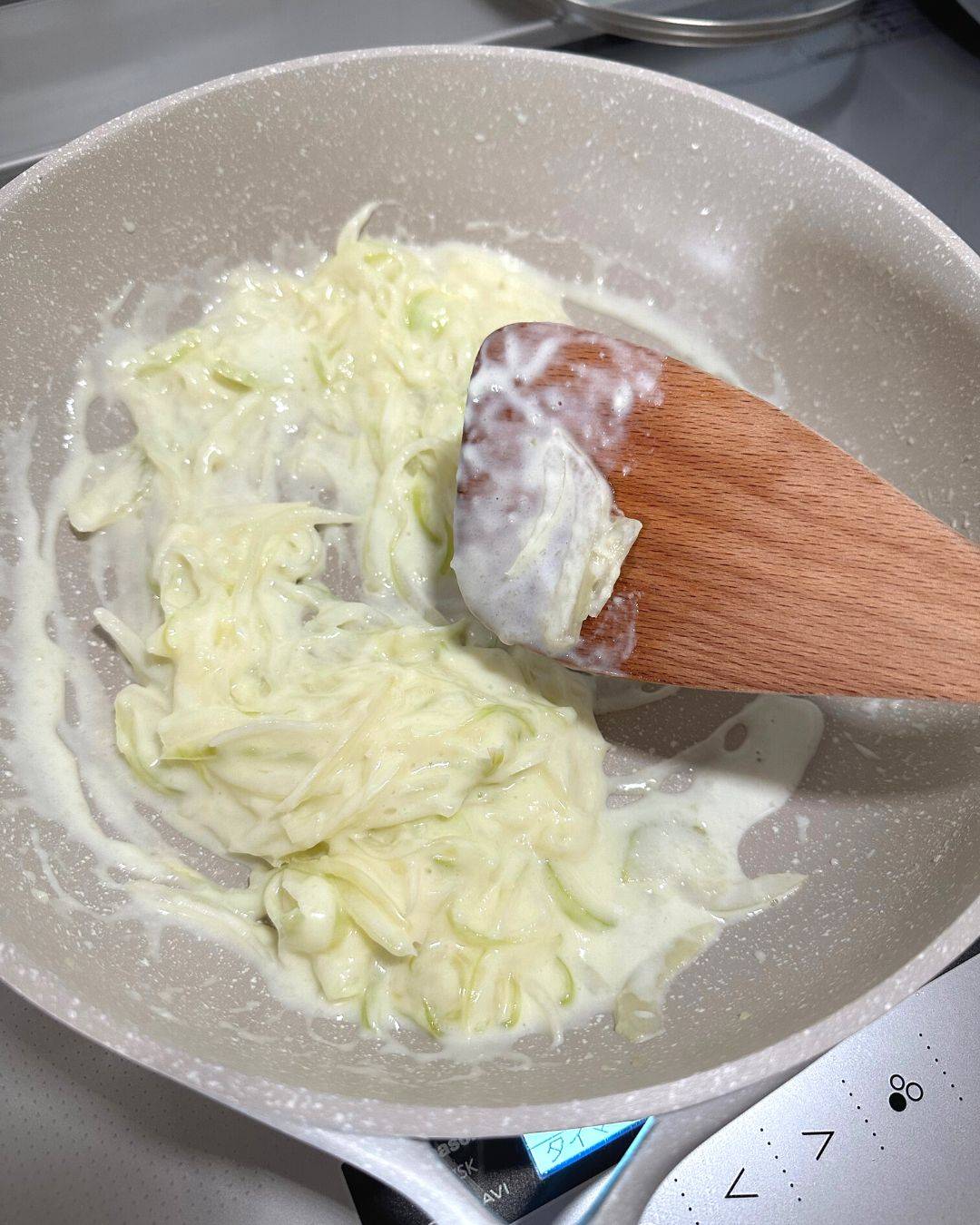 冷めてもおいしい!トースターで簡単かぼちゃグラタン - macaroni 冷めてもおいしい!トースターで簡単かぼちゃグラタン - macaroni