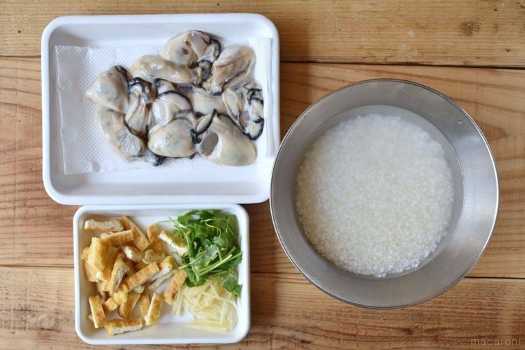 下ごしらえした牡蠣の炊き込みご飯の材料5種