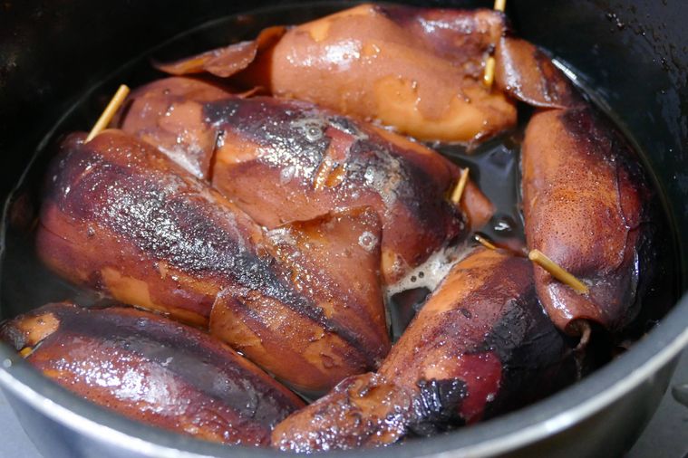 いか飯の鍋に入っている煮汁が少なくなった様子