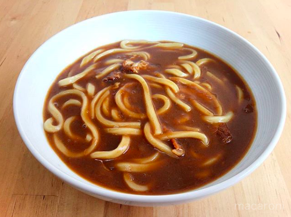 器に盛ったカレーうどん