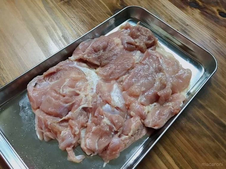 下ごしらえをした鶏肉