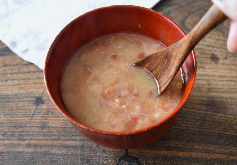 さじを添えたかちゅー湯