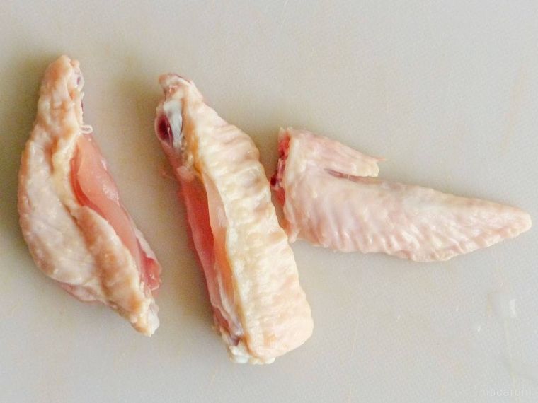 3つに切り分けた手羽先