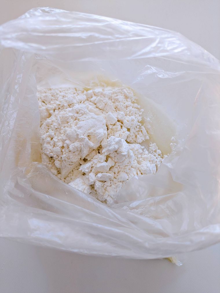 ポリ袋の中に材料を全て入れたところ