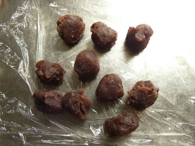 丸めたこしあん