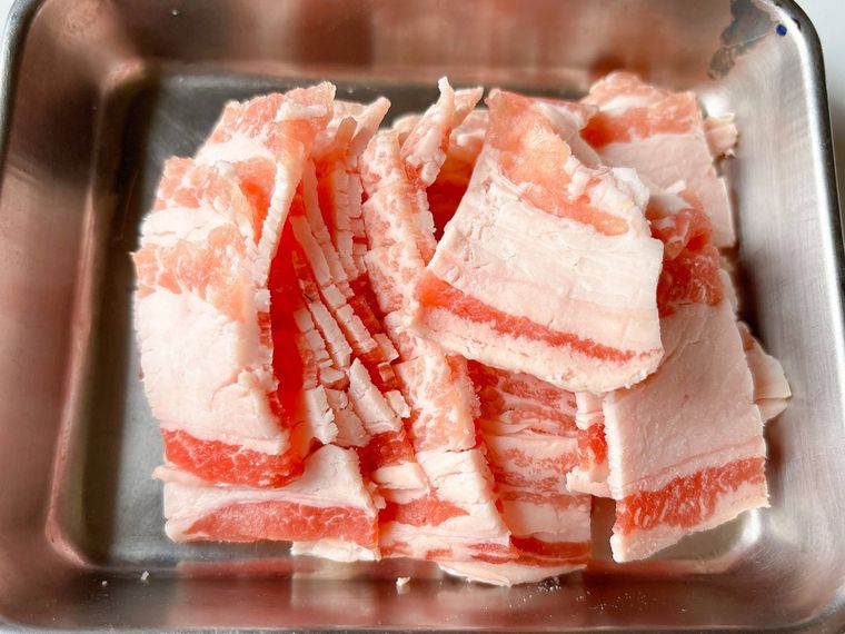 5cm幅に切った豚バラ肉