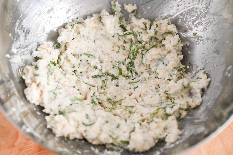 はんぺん、大葉などを混ぜ合わせたもの