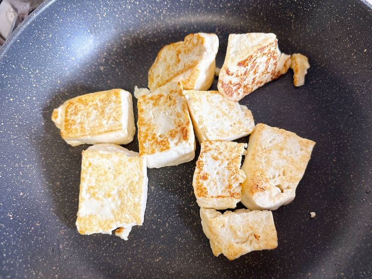 焼き目がついた木綿豆腐