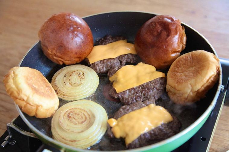 パテと一緒にパンも焼く