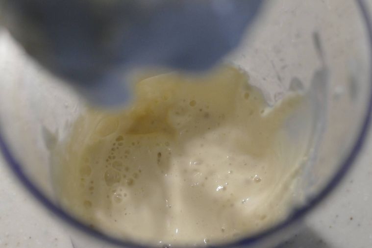 ふんわりするまでブレンダーにかけた様子