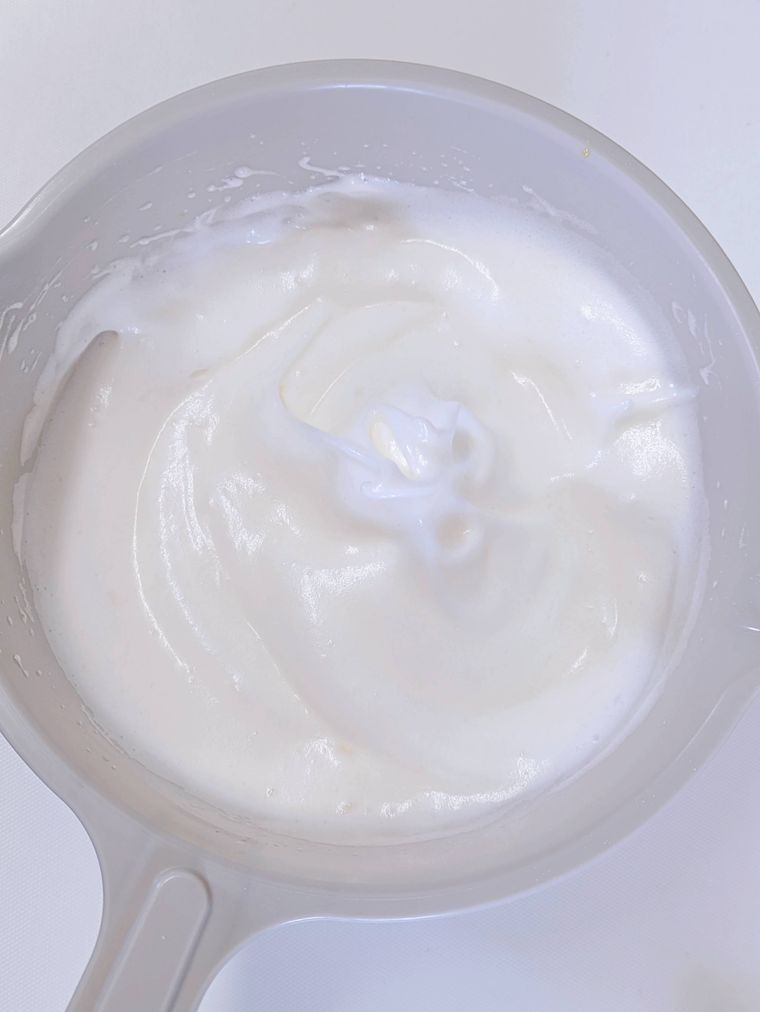 メレンゲの入ったボウル