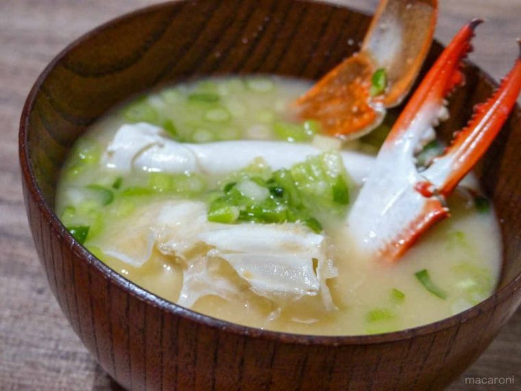 器に盛られたカニ汁