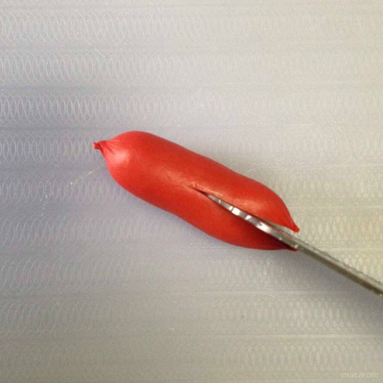 ウインナーを切る様子