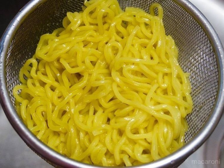 ゆでた中華麺