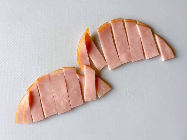 ハムを短冊切りにしたもの