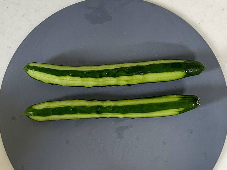 皮をむいたきゅうり