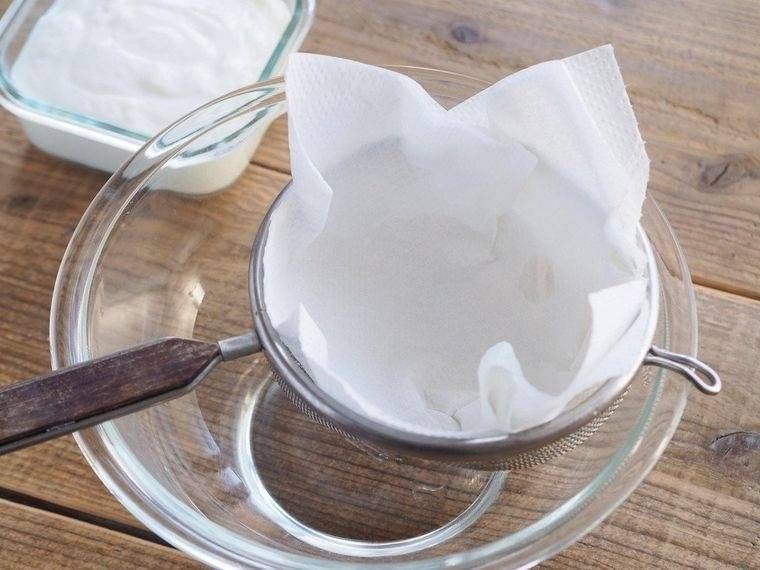 キッチンペーパーを敷いたざる