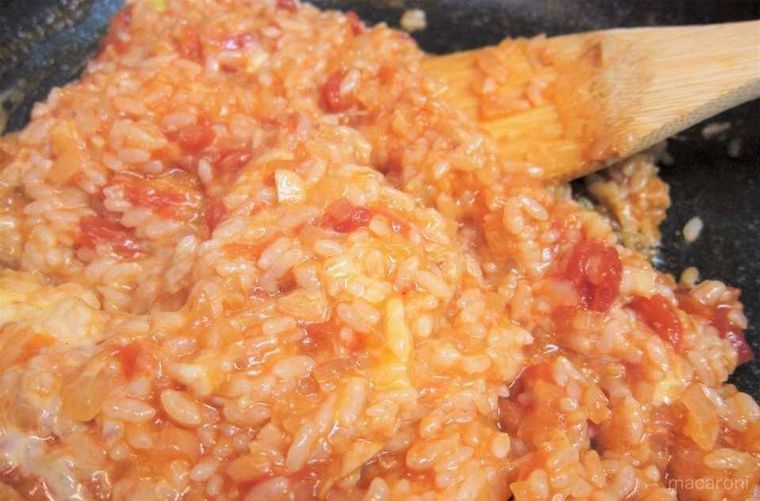 チーズを混ぜ合わせている様子