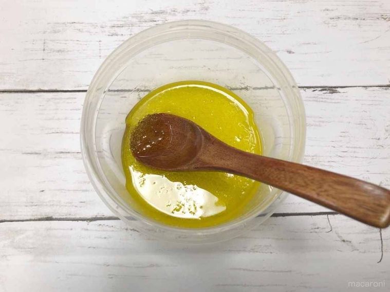 マリネ液の材料を混ぜる