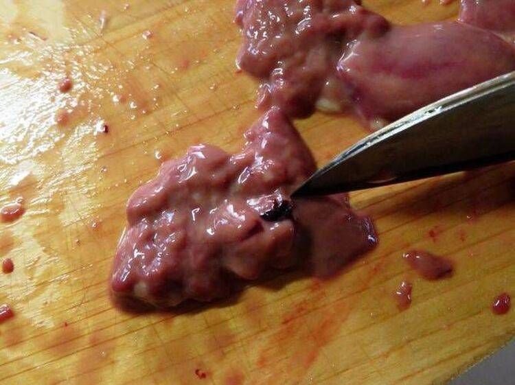 鶏レバーの血管を取る