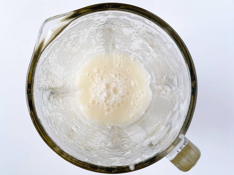 ミキサーに入った梨ジュース