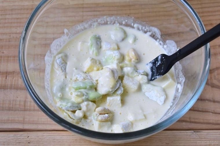 ボウルに入った衣と材料