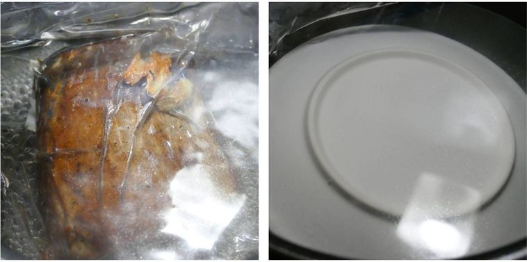 牛もも肉が入っている調理袋を湯に沈めた様子